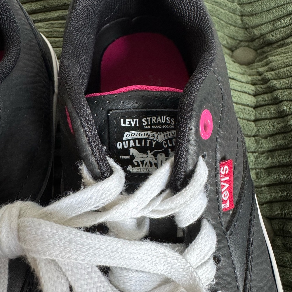 Women's Levi’s Sneakers